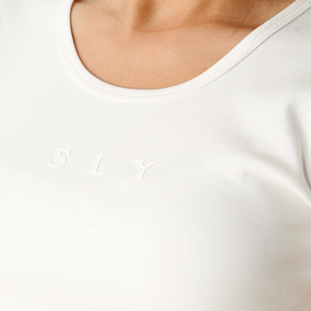 SLY(スライ)の【限定】SLY♡新品タグ付き ロゴ Tシャツ 白 ホワイト 半袖 レディースのトップス(Tシャツ(半袖/袖なし))の商品写真