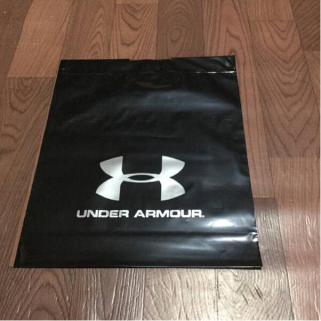 UNDER ARMOUR(アンダーアーマー)の限定非売品 アンダーアーマー ロング リストバンド ブラック ホワイト プロ仕様 スポーツ/アウトドアの野球(ウェア)の商品写真