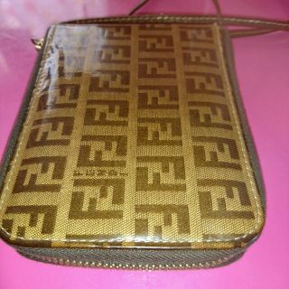 フェンディ(FENDI)のFENDIの二つ折り財布(折り財布)