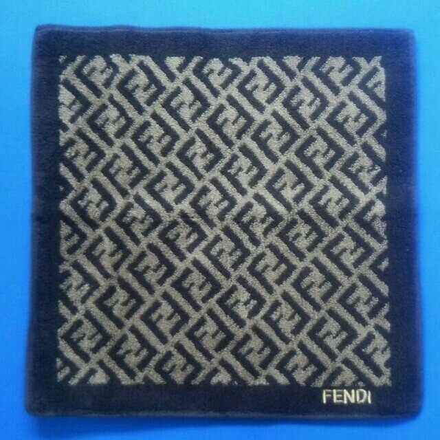 FENDI(フェンディ)のフェンディ タオルハンカチ ３枚セット レディースのファッション小物(ハンカチ)の商品写真