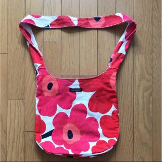 マリメッコ(marimekko)のマリメッコ♡赤 ショルダーバッグ♡(ショルダーバッグ)