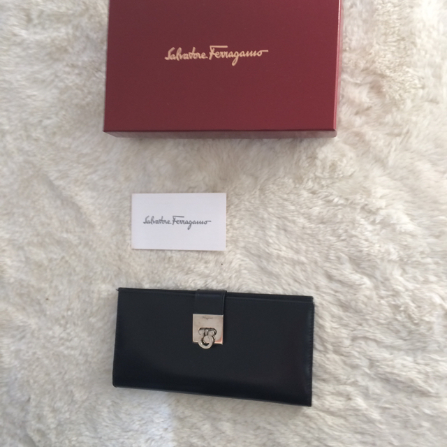 Ferragamo(フェラガモ)の財布 フェラガモ レディースのファッション小物(財布)の商品写真