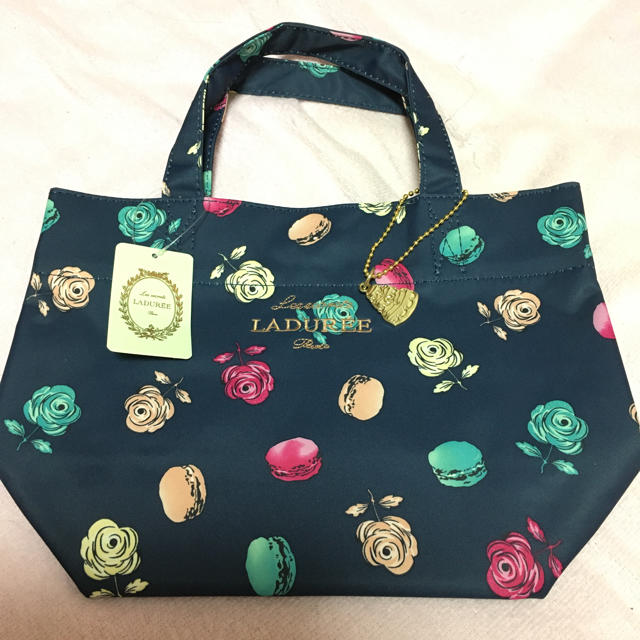 LADUREE(ラデュレ)のりりか 様専用！ラデュレ♡プリントトートバッグＳ レディースのバッグ(トートバッグ)の商品写真