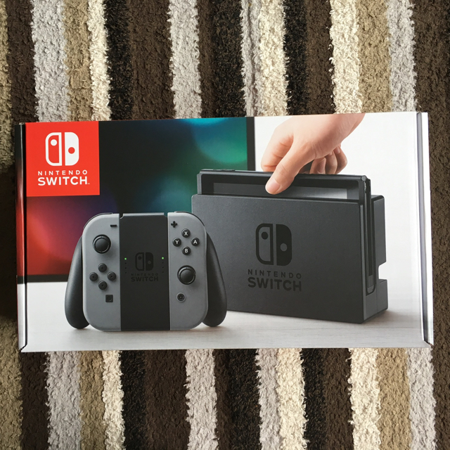 任天堂(ニンテンドウ)の【新品】任天堂スイッチ Nintendo switch グレー エンタメ/ホビーのゲームソフト/ゲーム機本体(家庭用ゲーム機本体)の商品写真