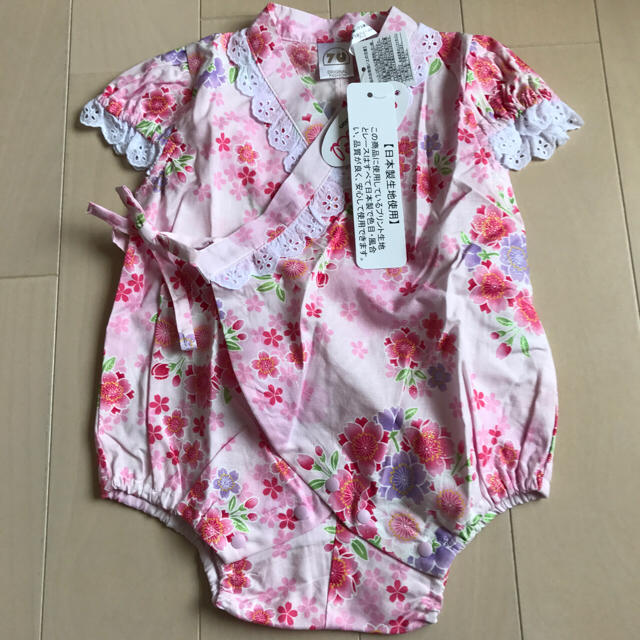 専用！！新品 未使用☆花柄 ロンパース 甚平 浴衣 ☆ キッズ/ベビー/マタニティのベビー服(~85cm)(甚平/浴衣)の商品写真