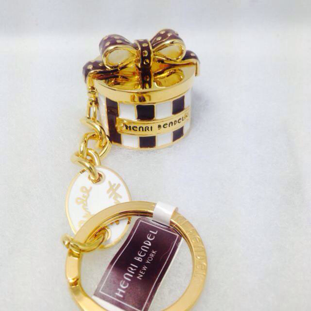 Henri Bendel(ヘンリベンデル)のヘンリベンデル キーホルダー IZAK レディースのファッション小物(キーホルダー)の商品写真