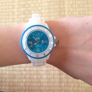 アイスウォッチ(ice watch)のICE watch 白✖︎水色(腕時計)