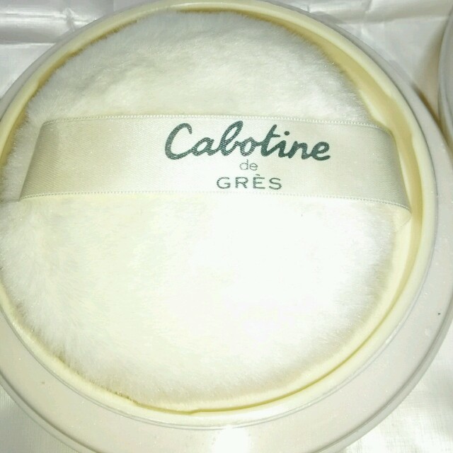 GRES CABOTINE(グレカボティーヌ)のカボティーヌ ボティパウダー コスメ/美容のボディケア(制汗/デオドラント剤)の商品写真