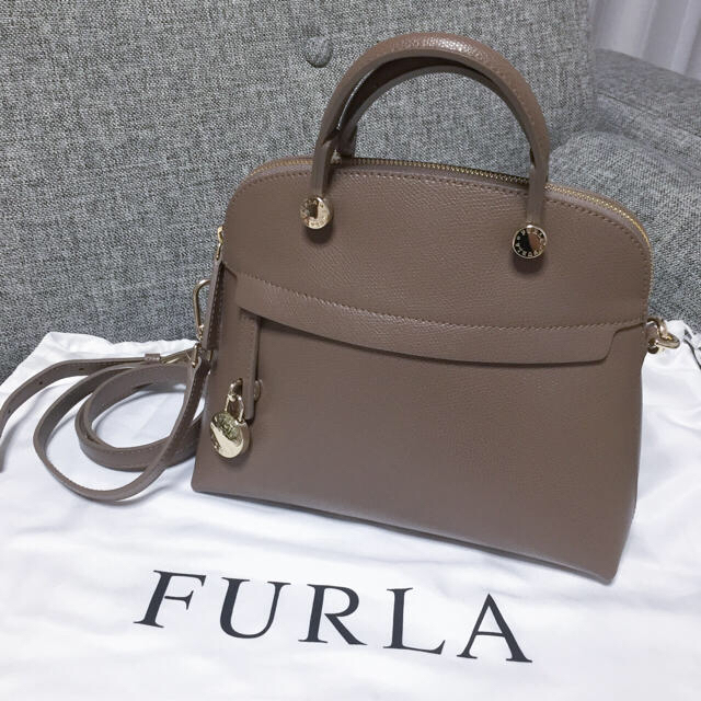 レディース【値下げ】FURLA パイパーS グレージュ