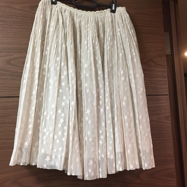 ivory court(アイボリーコート)のアイボリーコート シフォンスカート 星柄 レディースのスカート(ひざ丈スカート)の商品写真