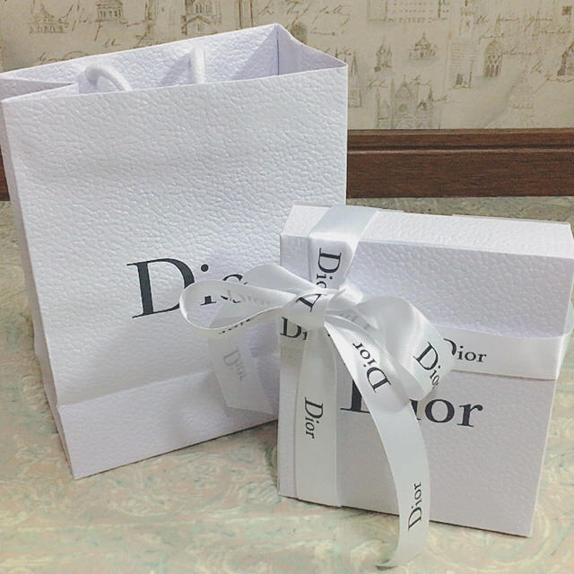 ♡Dior♡ディオール ギフトセット(ボックス・リボン・紙袋) 甘 ♡Dior♡ディオール ギフトセット(ボックス・リボン・紙袋) 甘