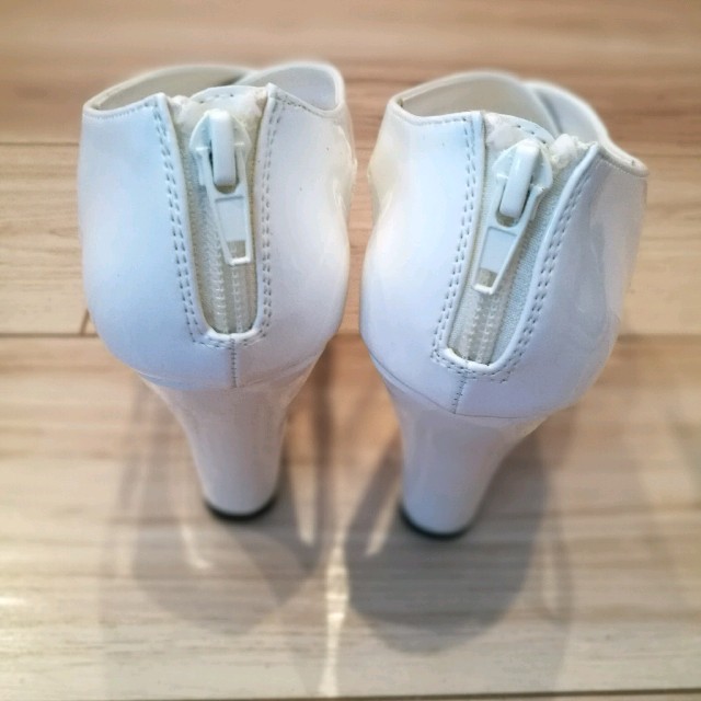 POOL SIDE(プールサイド)の新品未使用☆白サンダル☆ レディースの靴/シューズ(サンダル)の商品写真