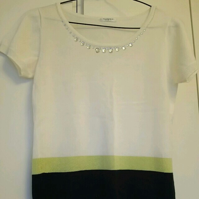 HONEYS(ハニーズ)のハニーズ ビジュー付きTシャツ２枚セット レディースのトップス(Tシャツ(半袖/袖なし))の商品写真