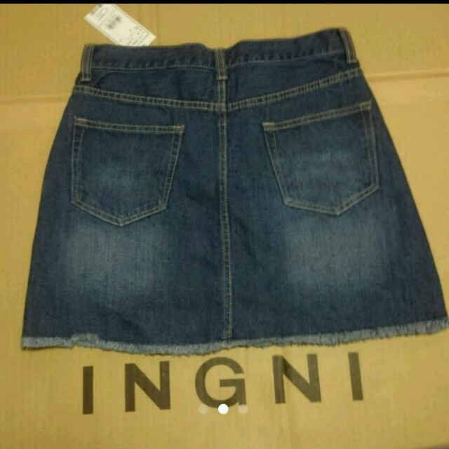 INGNI(イング)の新品送料込！INGNI ｶｯﾄｵﾌデニムｽｶｰﾄ レディースのスカート(ミニスカート)の商品写真