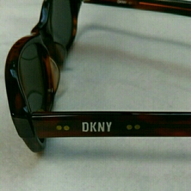 DKNY(ダナキャランニューヨーク)の～ミランダ様専用～     DKNY  サングラス レディースのファッション小物(サングラス/メガネ)の商品写真
