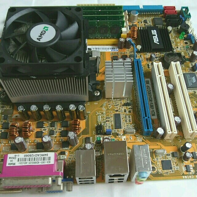 ASUS(エイスース)のASUS M2A-VM/V-M2A690G一式(CPU、メモリ付き) スマホ/家電/カメラのPC/タブレット(PCパーツ)の商品写真