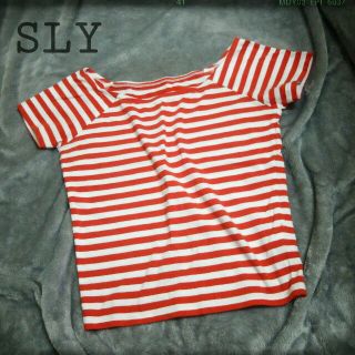 スライ(SLY)のSLY赤ボーダートップス(カットソー(半袖/袖なし))