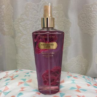 ヴィクトリアズシークレット(Victoria's Secret)の【未使用】ボディミスト 250ml Ravising Love(香水(女性用))