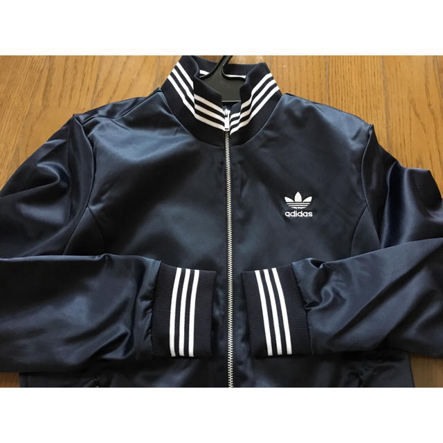 Adidas 新品タグ付き オリジナルス トラックトップジャージの通販 By リクーリャ S Shop プロフ必読 アディダスならラクマ