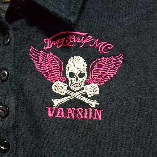 VANSON(バンソン)の売りつくし価格　VANSON　スカル刺繍ポロシャツ　ピンク系 レディースのトップス(ポロシャツ)の商品写真