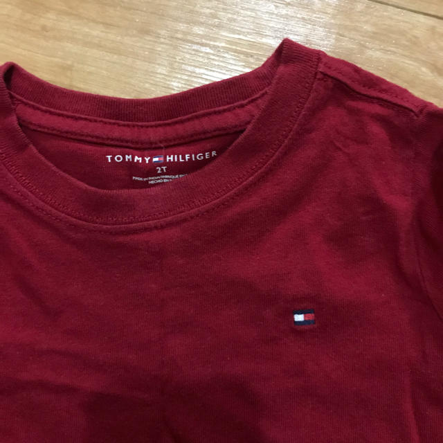 TOMMY HILFIGER(トミーヒルフィガー)のトミーヒルヒガーのTシャツ キッズ/ベビー/マタニティのベビー服(~85cm)(Ｔシャツ)の商品写真