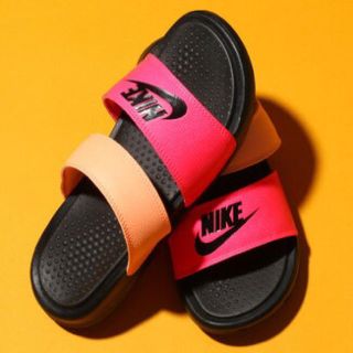 ナイキ(NIKE)のナイキ ベナッシ デュオ ピンク ブラック(サンダル)