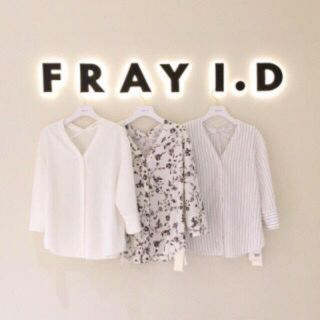 フレイアイディー(FRAY I.D)の アユママ様専用♡FRAY I.D ドラマ 武井咲さん着用 ブラウス 白(シャツ/ブラウス(長袖/七分))