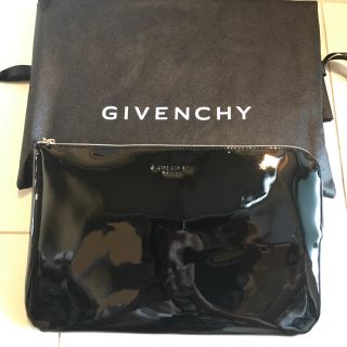 ジバンシィ(GIVENCHY)のGIVENCHYジバンシィ エナメルクラッチバック(クラッチバッグ)