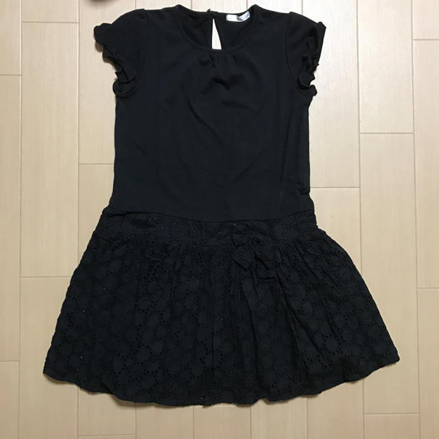 GU(ジーユー)のGUワンピース130サイズ キッズ/ベビー/マタニティのキッズ服女の子用(90cm~)(ワンピース)の商品写真