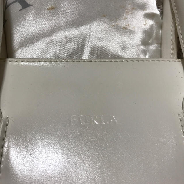 Furla(フルラ)のFURLAフルラ/本革ロゴ入りショルダーバッグ/布袋付 レディースのバッグ(ショルダーバッグ)の商品写真
