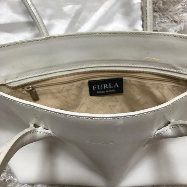Furla(フルラ)のFURLAフルラ/本革ロゴ入りショルダーバッグ/布袋付 レディースのバッグ(ショルダーバッグ)の商品写真