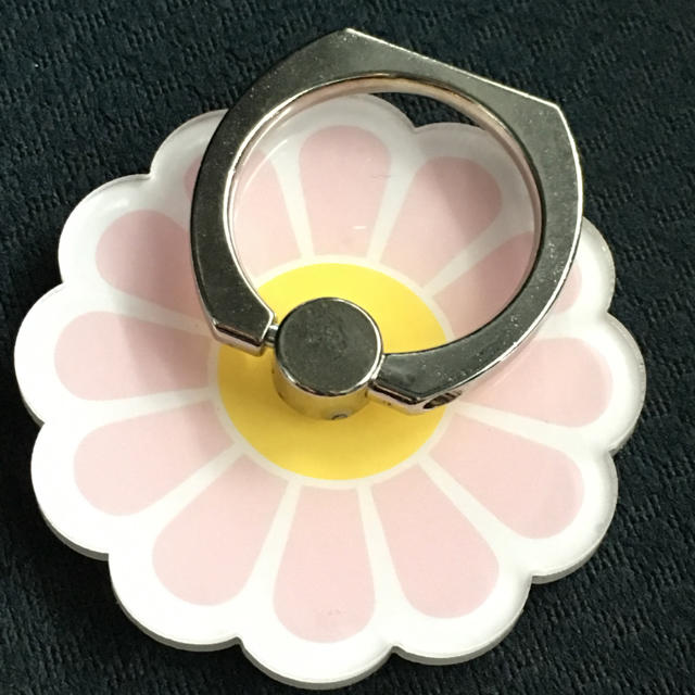 かわいい フラワー型スマホリング スマホ/家電/カメラのスマホアクセサリー(その他)の商品写真