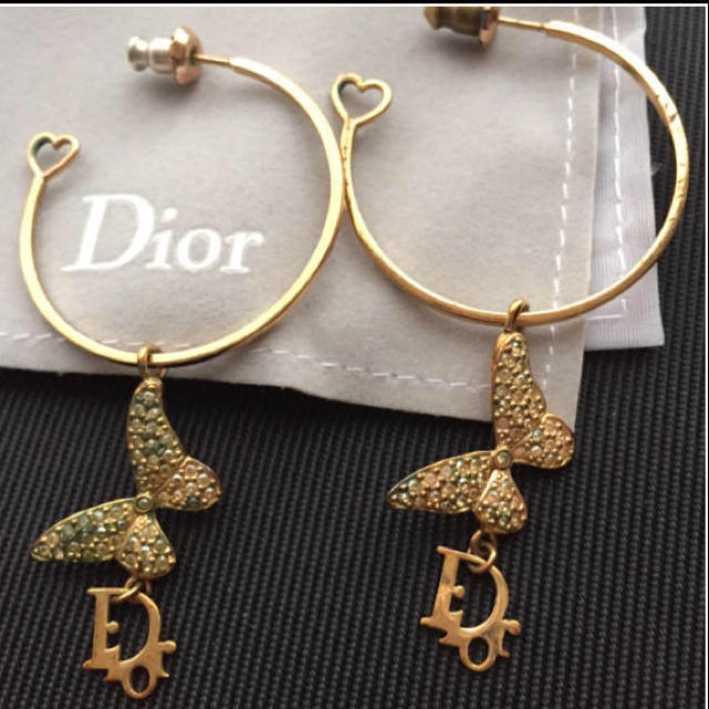 送料込み☆Diorのピアス☆バタフライ☆蝶々☆ゴールド☆モチーフ取り外し可能