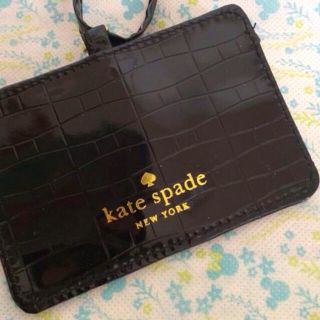 ケイトスペードニューヨーク(kate spade new york)のkate spadeのIDカードケース(名刺入れ/定期入れ)