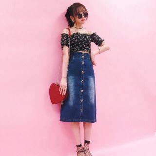 クレイミー(Crayme,)の	 Decadence Rose Denim Skirt(ひざ丈スカート)