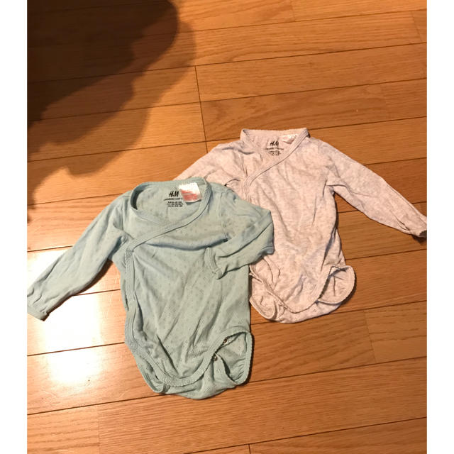 H&M(エイチアンドエム)のH&M BABY 56cmサイズ ロンパース2点セット キッズ/ベビー/マタニティのベビー服(~85cm)(ロンパース)の商品写真