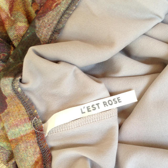 L'EST ROSE(レストローズ)のL'EST ROSE スカート レディースのスカート(ひざ丈スカート)の商品写真