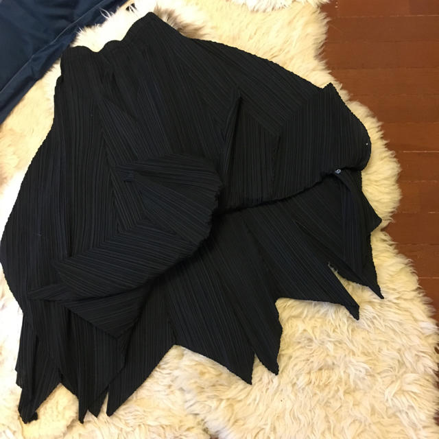 ISSEY MIYAKE - イッセイミヤケ FETE シックなアシンメトリー変形スカート 美品の通販 by HIMEJO's shop