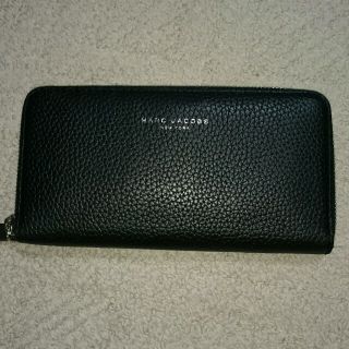 マークバイマークジェイコブス(MARC BY MARC JACOBS)のマーク・ジェイコブス長財布黒(財布)