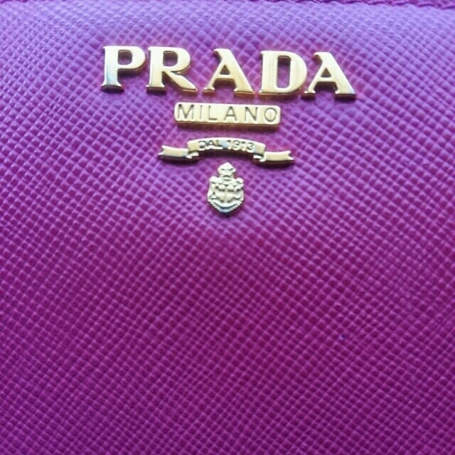 PRADA(プラダ)のプラダ長財布 レディースのファッション小物(財布)の商品写真