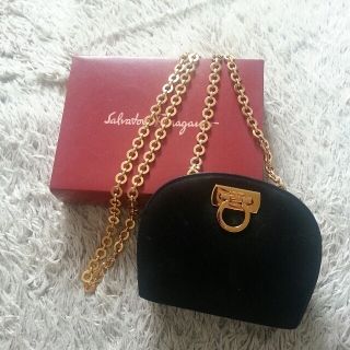 フェラガモ(Ferragamo)のチェーン  ミニショルダーバッグ(ショルダーバッグ)