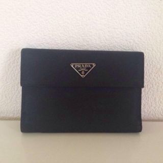 プラダ(PRADA)のプラダ 三つ折り財布/定番カラー♪(財布)