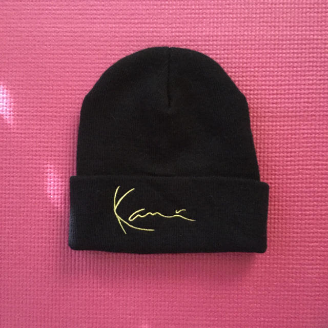 Karl Kani(カールカナイ)のKARL KANI カールカナイ ニットキャップ  黒色、フリーサイズ メンズの帽子(ニット帽/ビーニー)の商品写真