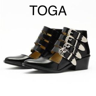 トーガ(TOGA)のTOGA トーガ 美品 メタルバックルシューズ サンダル(ローファー/革靴)