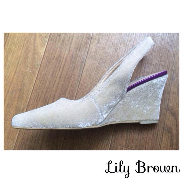 Lily Brown(リリーブラウン)の【Lily Brown】リボン付パンプス レディースの靴/シューズ(ハイヒール/パンプス)の商品写真