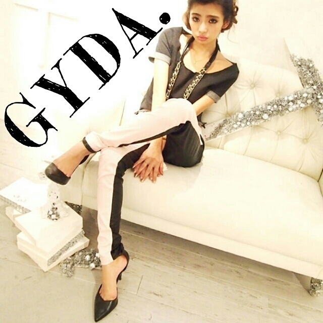 GYDA(ジェイダ)の最終値下げ GYDA ツイルパンツ送込 レディースのパンツ(デニム/ジーンズ)の商品写真