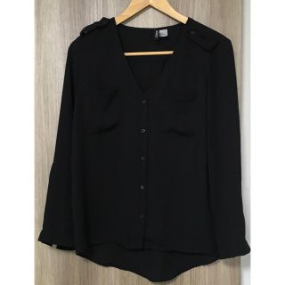 エイチアンドエム(H&M)のH&M 黒シャツ シールスーレディースシャツ 透明レディーストップス(シャツ/ブラウス(長袖/七分))