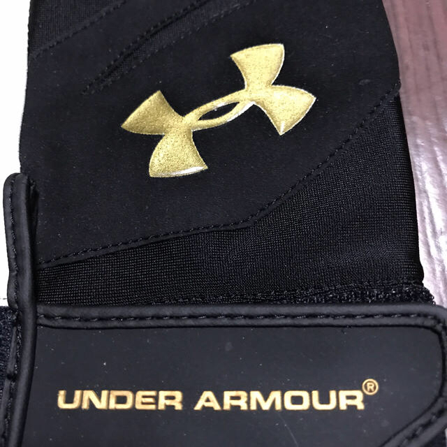 UNDER ARMOUR(アンダーアーマー)の値引品 プロ野球支給品 非売品 アンダーアーマー XL 左手 守備手袋 グローブ スポーツ/アウトドアの野球(ウェア)の商品写真