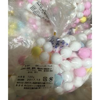 届きたて❣️レインボーラムネ720グラム(菓子/デザート)