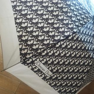 Christian Dior - ディオール Dior 折りたたみ傘 ブラウン ロゴ入り 袋 ... Christian Dior - ディオール Dior 折りたたみ傘 ブラウン ロゴ入り 袋 ...